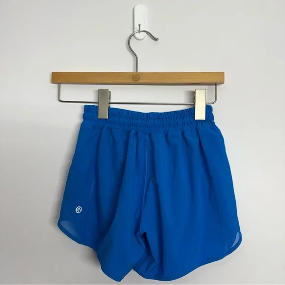 10: Lululemon Hotty Hot Low-Rise Lined Short 4" Poolside Size 2 - Picture 2 of 6